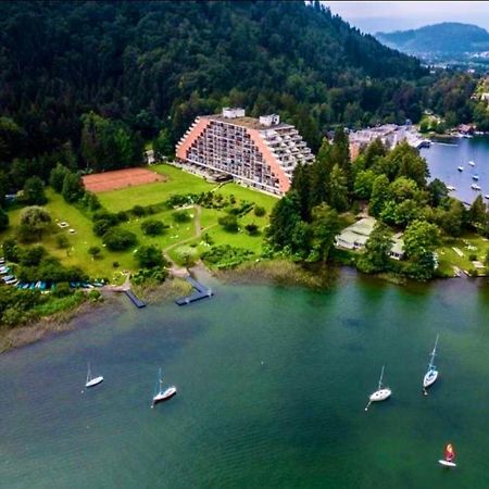 Apartment Am Ossiachersee Mit Eigenem Seezugang Landskron Buitenkant foto
