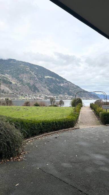 Apartment Am Ossiachersee Mit Eigenem Seezugang Landskron Buitenkant foto