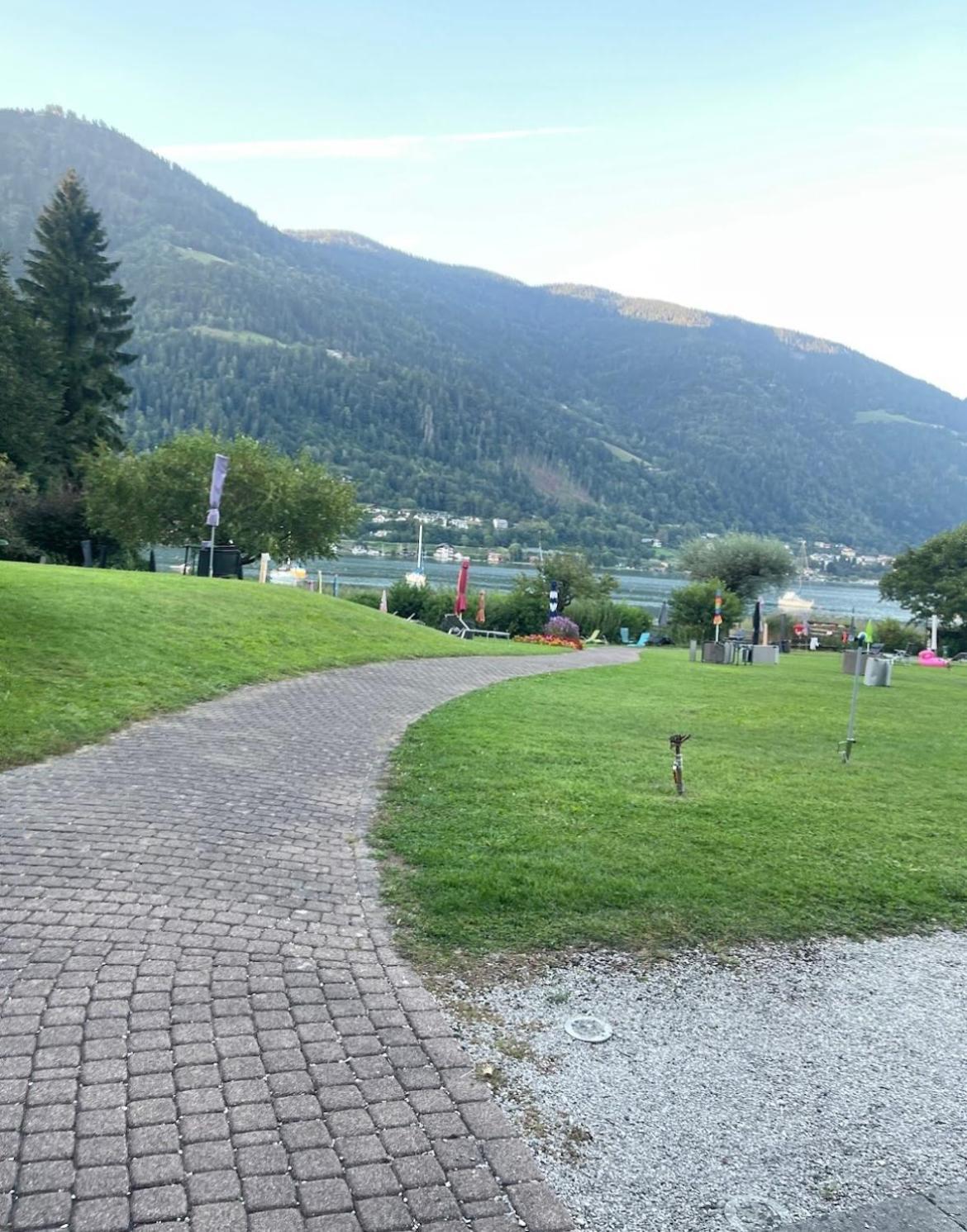 Apartment Am Ossiachersee Mit Eigenem Seezugang Landskron Buitenkant foto
