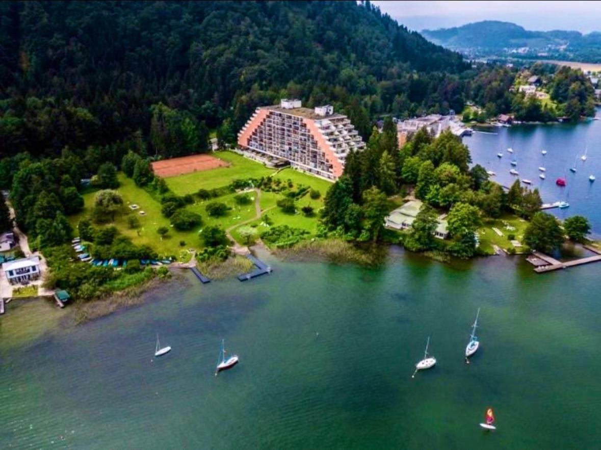 Apartment Am Ossiachersee Mit Eigenem Seezugang Landskron Buitenkant foto